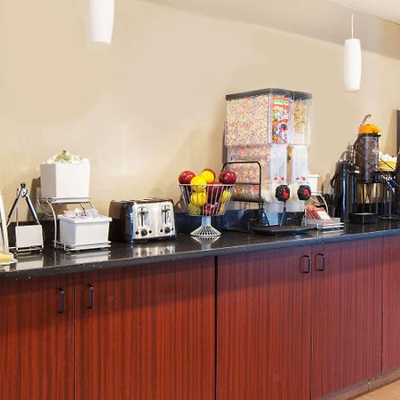 Days Inn By Wyndham Brewerton/ Syracuse Near Oneida Lake Ngoại thất bức ảnh